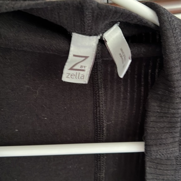 Zella black wrap - Picture 2 of 5